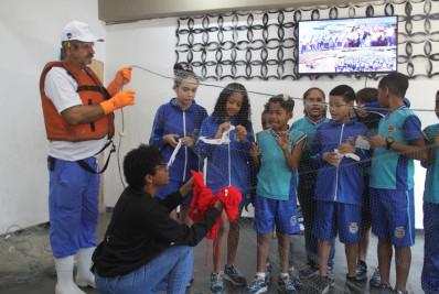 Alunos da rede municipal recebem palestra do projeto Águas de Guanabara