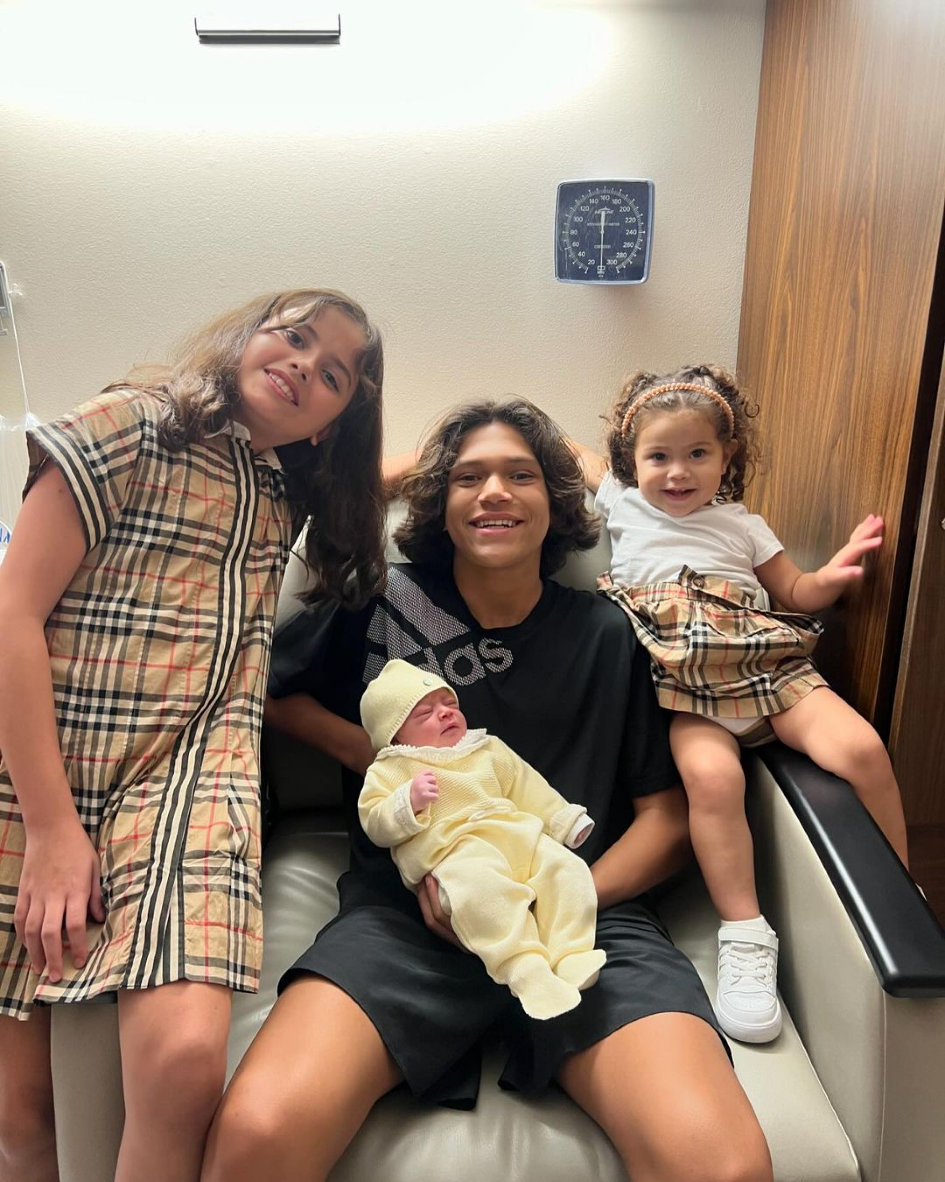 Hulk Paraíba anuncia nascimento de sua filha com Camila  ngelo 
 - Reprodução / Instagram 