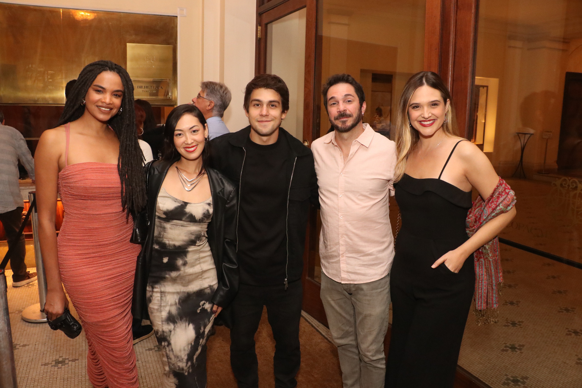 Atores de 'Família é Tudo' prestigiam espetáculo de Fred Mayrink  - Rogério Fidalgo/ Agnews