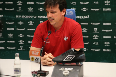 Reunião nesta segunda deve definir futuro de Fernando Diniz no Fluminense