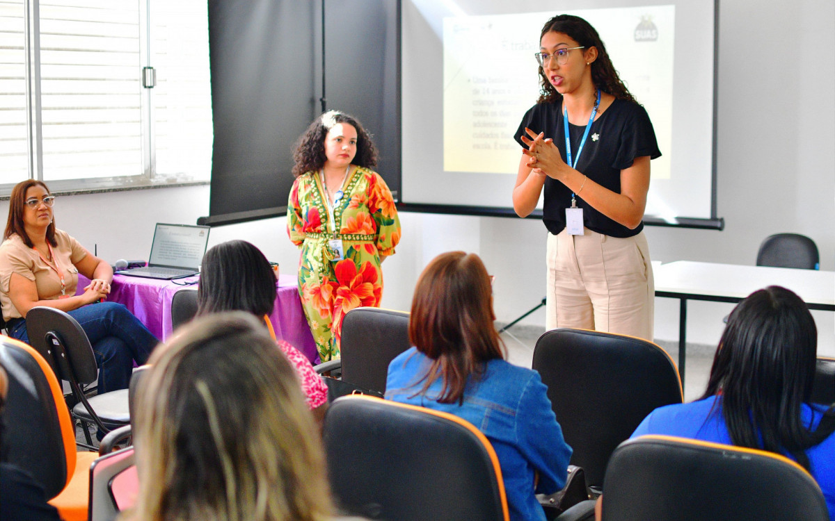 As palestrantes Letícia Diniz e Isis Maria Luz Rodrigues destacaram a importância das capacitações