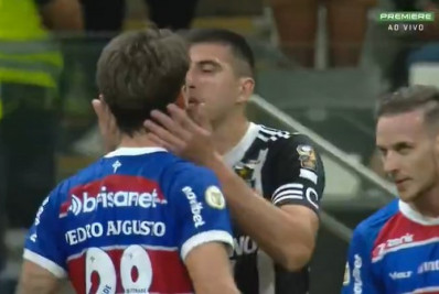 Volante do Fortaleza acusa Battaglia, do Atlético-MG, de racismo