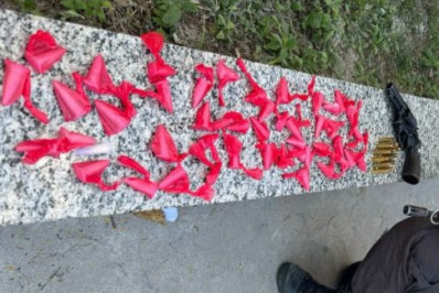 Acusado de tráfico de drogas é preso com revólver e cocaína em Cabo Frio