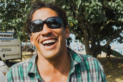 Ator de 'Piratas do Caribe' morre após ataque de tubarão