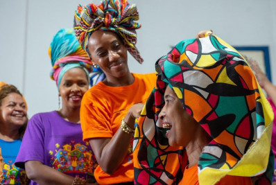 ONG abre 300 vagas para cursos gratuitos em comunidades sobre mercado de estética e carnaval