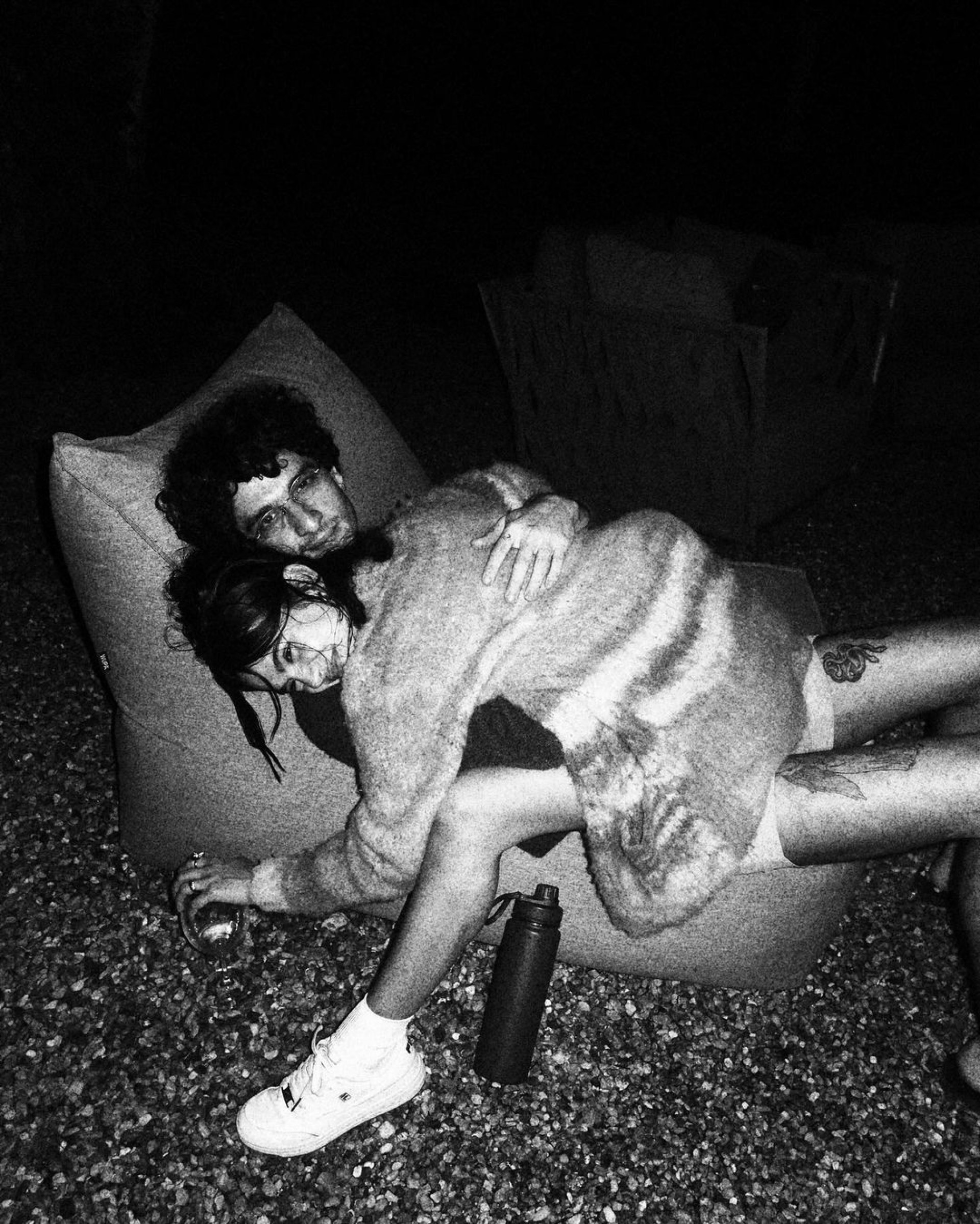 Manu Gavassi posa em clima de romance com o noivo - Reprodução