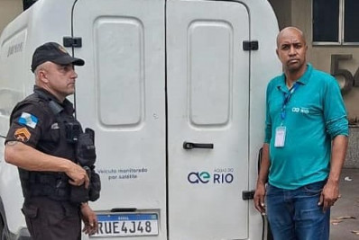 PM recupera carro roubado da Águas do Rio em Belford Roxo