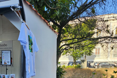 Prefeitura e ONG Incluir distribuem coletores de óleo para barracas da 35ª Bauernfest