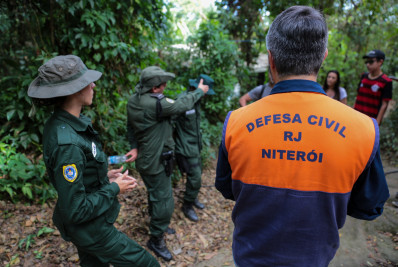Niterói reforça ações para combater focos de incêndio por conta de balões