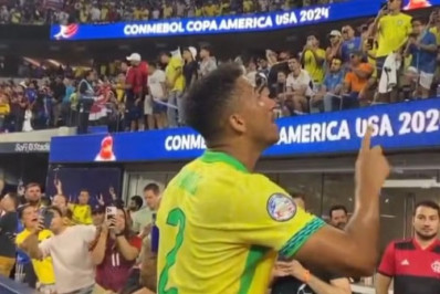Vídeo! Danilo bate boca com torcedor após estreia ruim da Seleção e é contido por Neymar