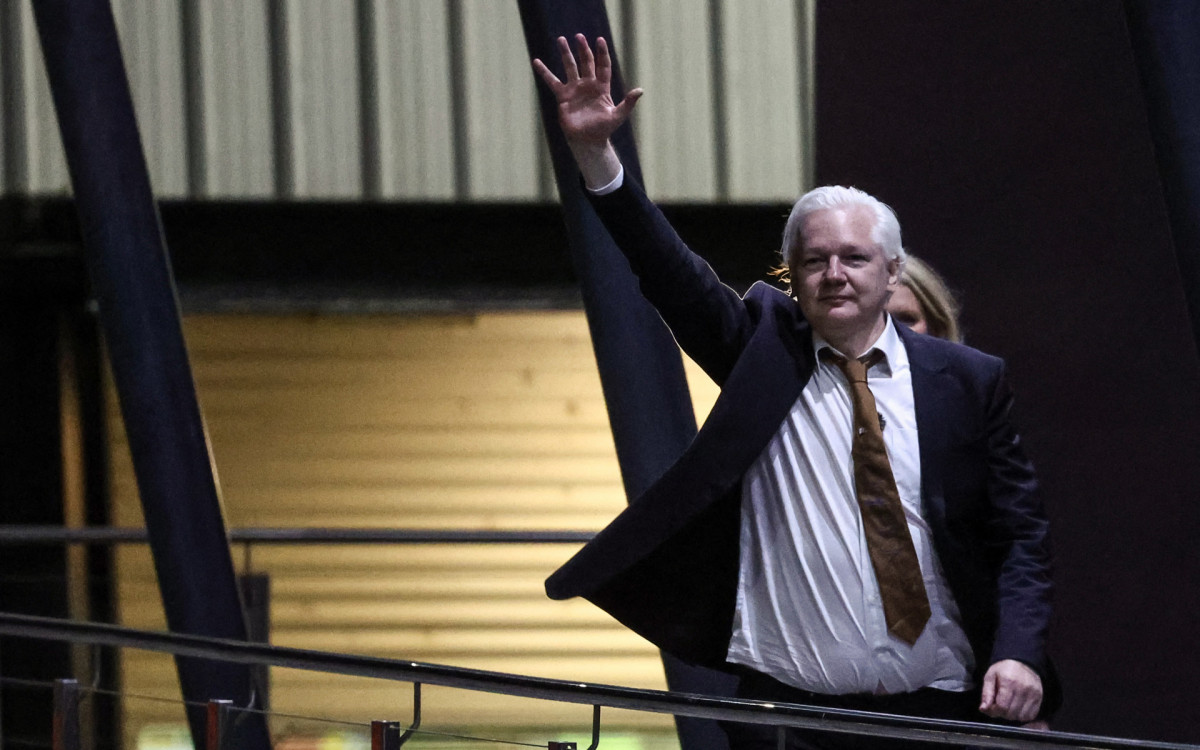 Julian Assange chega à Austrália após acordo com a Justiça dos Estados Unidos - AFP