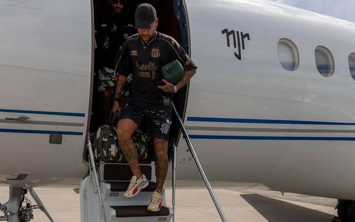 Neymar debocha de Casagrande: ‘Naipe de artista, pique de jogador’