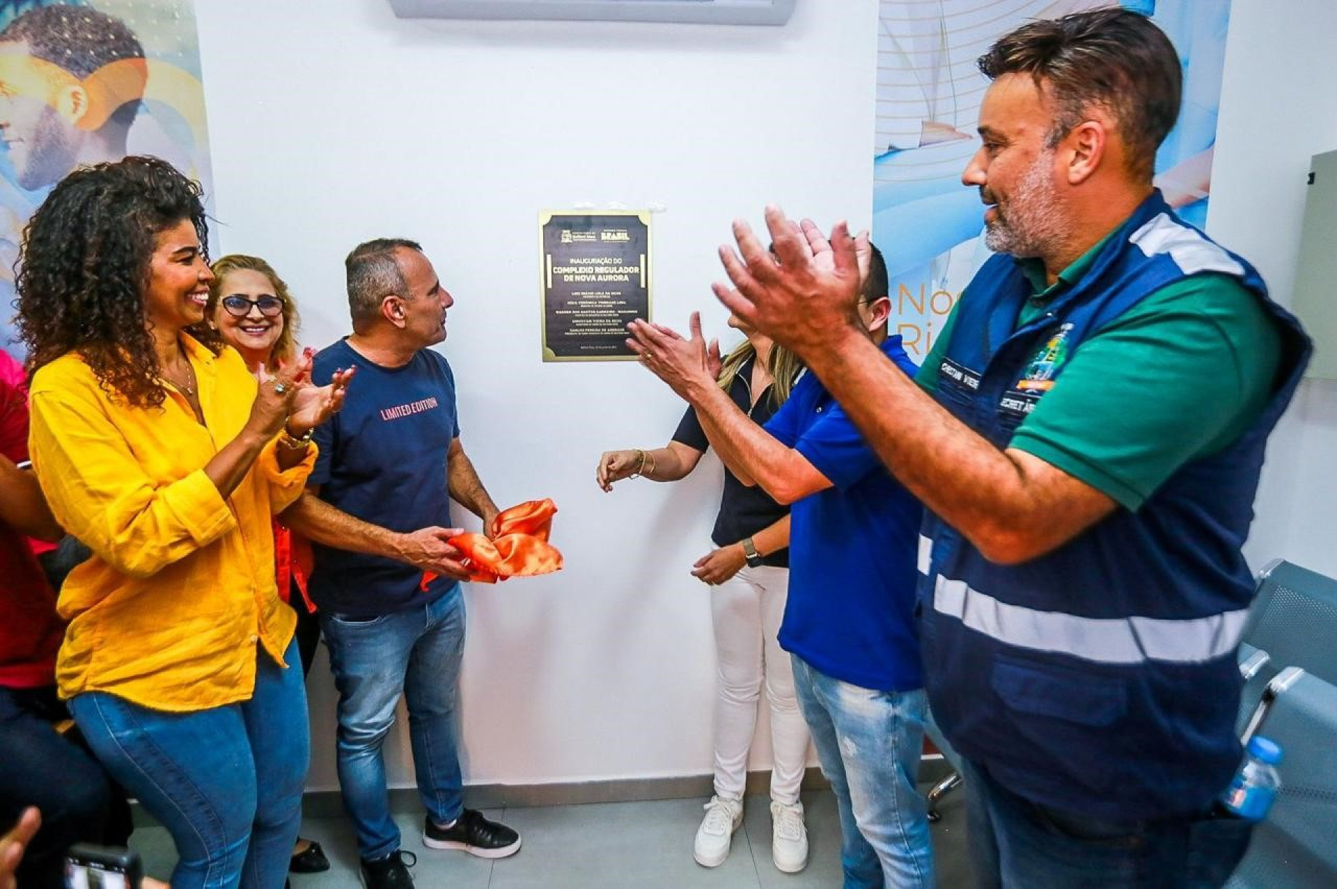 O prefeito Waguinho e a deputada federal Daniela do Waguinho descerraram a placa de inaugura&ccedil;&atilde;o do Complexo Regulador - Rafael Barreto/PMBR