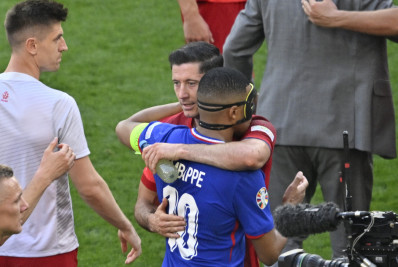 Rádio flagra xingamento de Mbappé a Lewandowski em jogo da Eurocopa