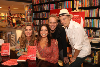Famosos prestigiam lançamento do livro de Bruna Lombardi no Rio