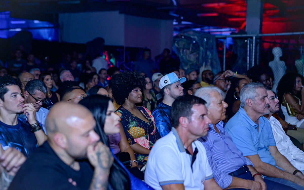 Barracão da Vila ficou lotado durante explanação do carnavalesco Paulo Barros