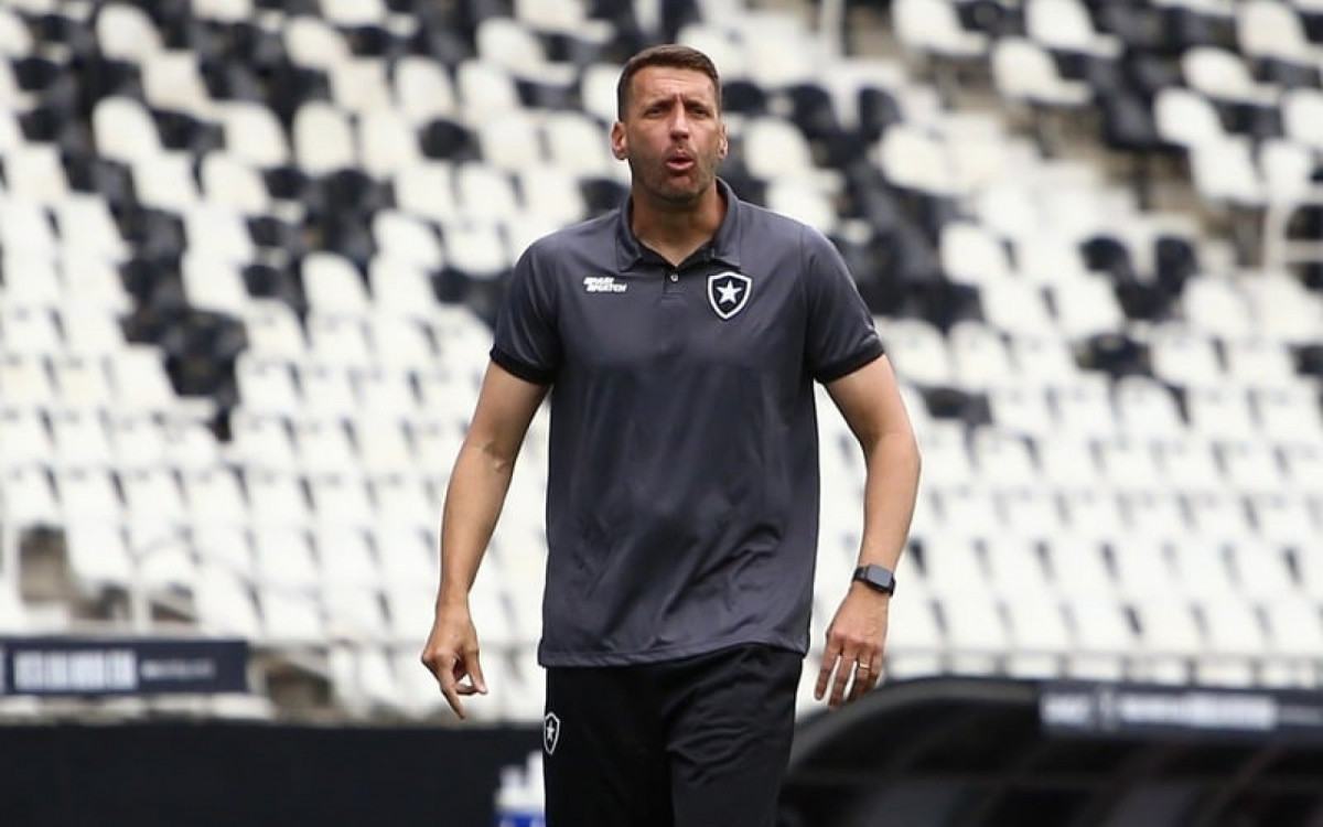 Botafogo anuncia saída de Eduardo Oliveira do Sub-20