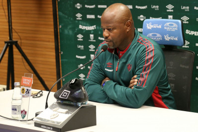 Marcão lamenta início de ano ruim do Fluminense e diz que titulares devem voltar no próximo jogo