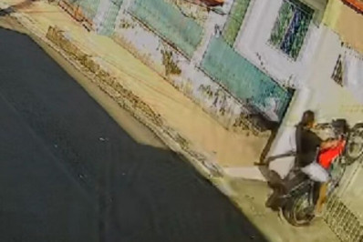 Homem é preso no Amazonas após tentar invadir a casa da ex-companheira com uma moto