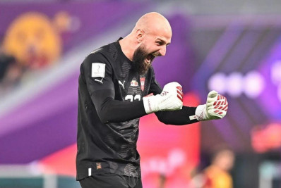 Goleiro da Sérvia briga com torcedor em bar antes de eliminação na Eurocopa