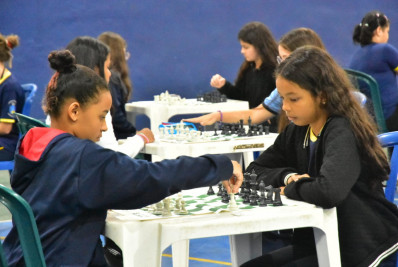 Jogos Estudantis Municipais começam com competições de xadrez