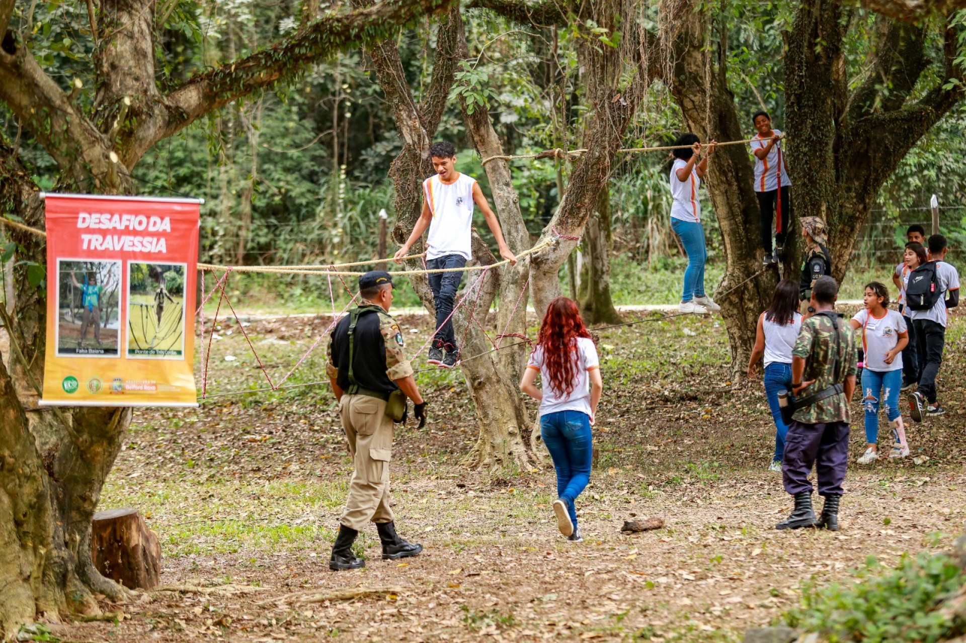 Alunos que visitaram a Expo Bel Meio Ambiente gostaram de participar do desafio da travessia - Rafael Barreto/PMBR
