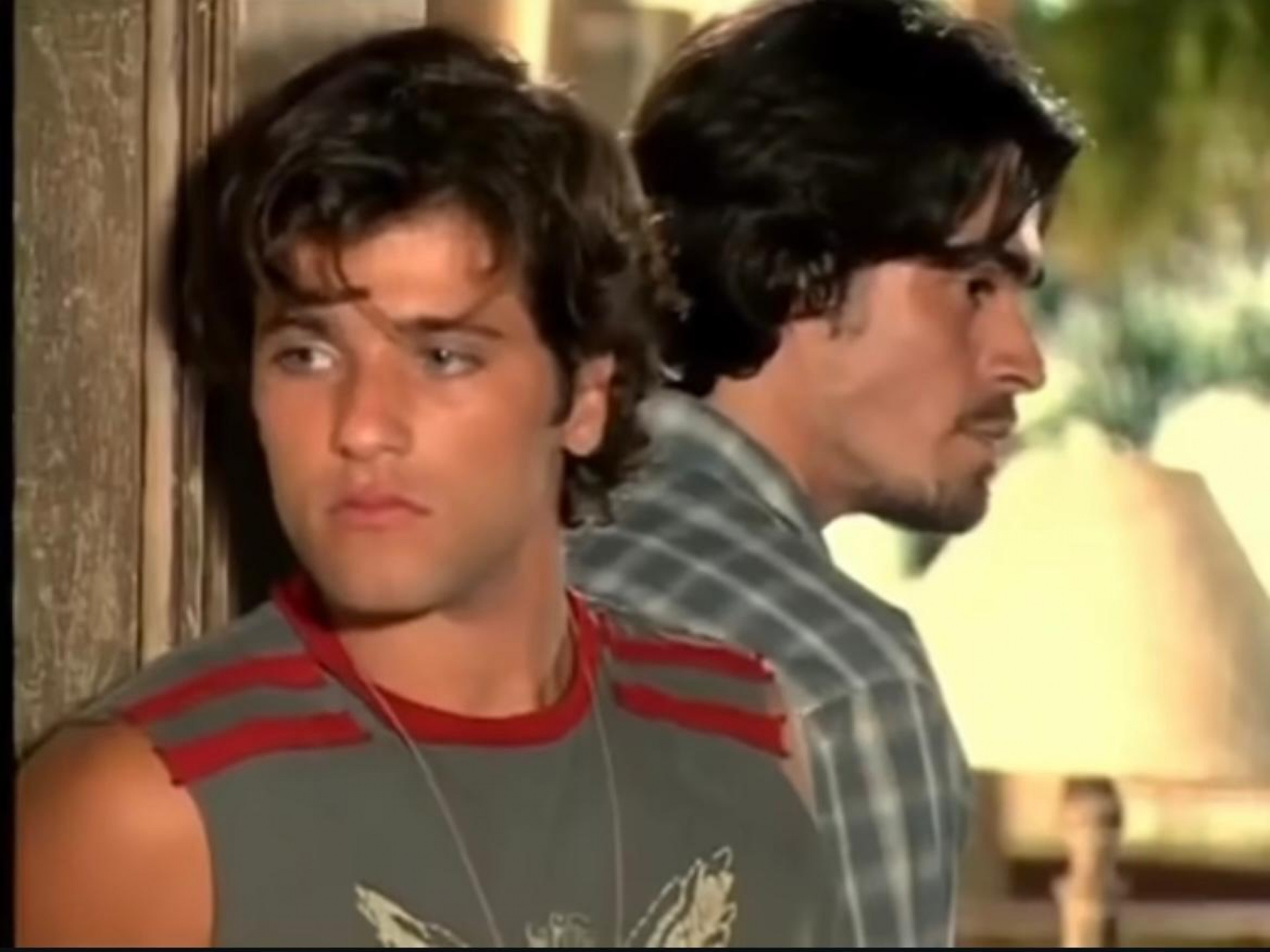 Bruno Gagliasso relembra cena de beijo gay cortada de novela - Reprodução / Instagram 