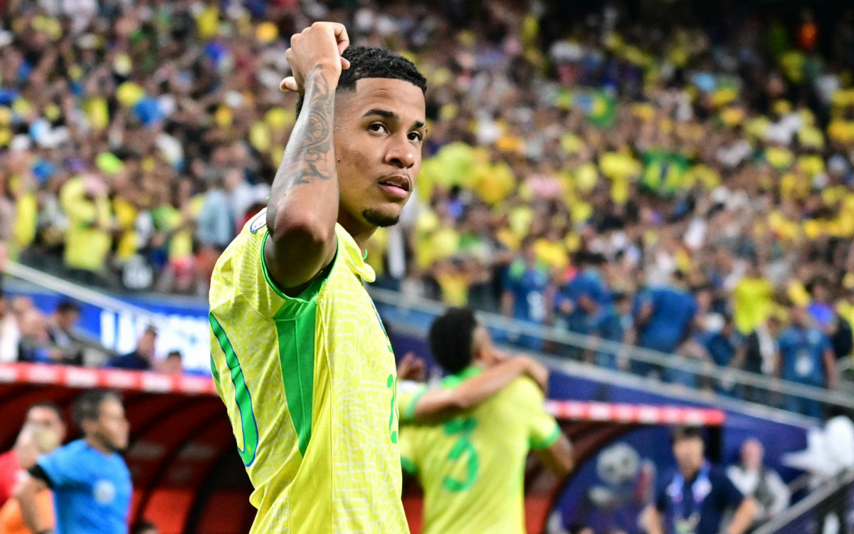 Savinho comemora gol marcado em jogo da sele&ccedil;&atilde;o brasileira