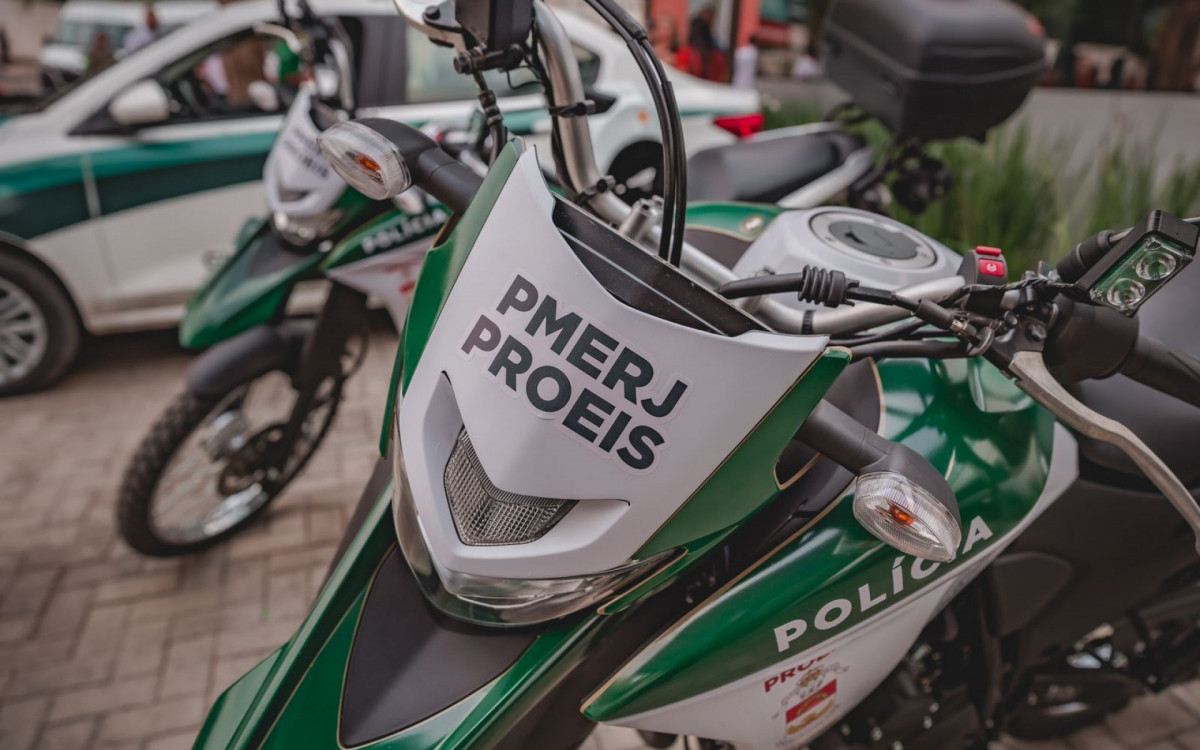 Além de viatura, o Proeis em Guapimirim também tem patrulhamento por motocicleta