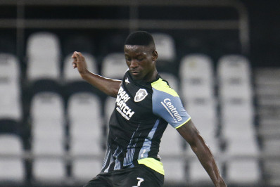 Luiz Henrique cita auxílio de Artur Jorge e vê futebol no Brasil muito abaixo da Europa