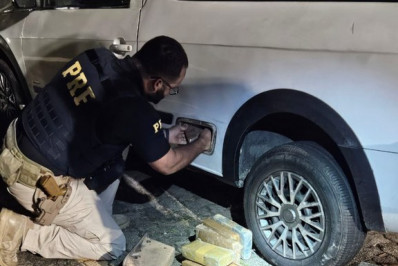 PRF apreende 16 quilos de maconha na Dutra, em Barra Mansa