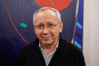 Padre e artista esloveno é acusado de cometer violência sexual contra vinte mulheres 