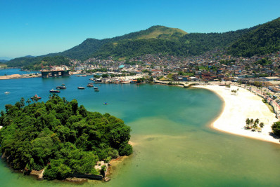 Depois de 30 anos poluída INEA libera Praia do Anil para o banho