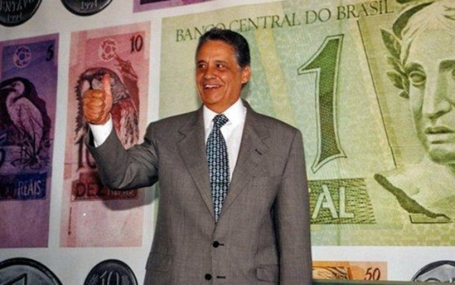 Fernando Henrique Cardoso ganhou muitos holofotes com a implementação do Real - Divulgação/PSDB