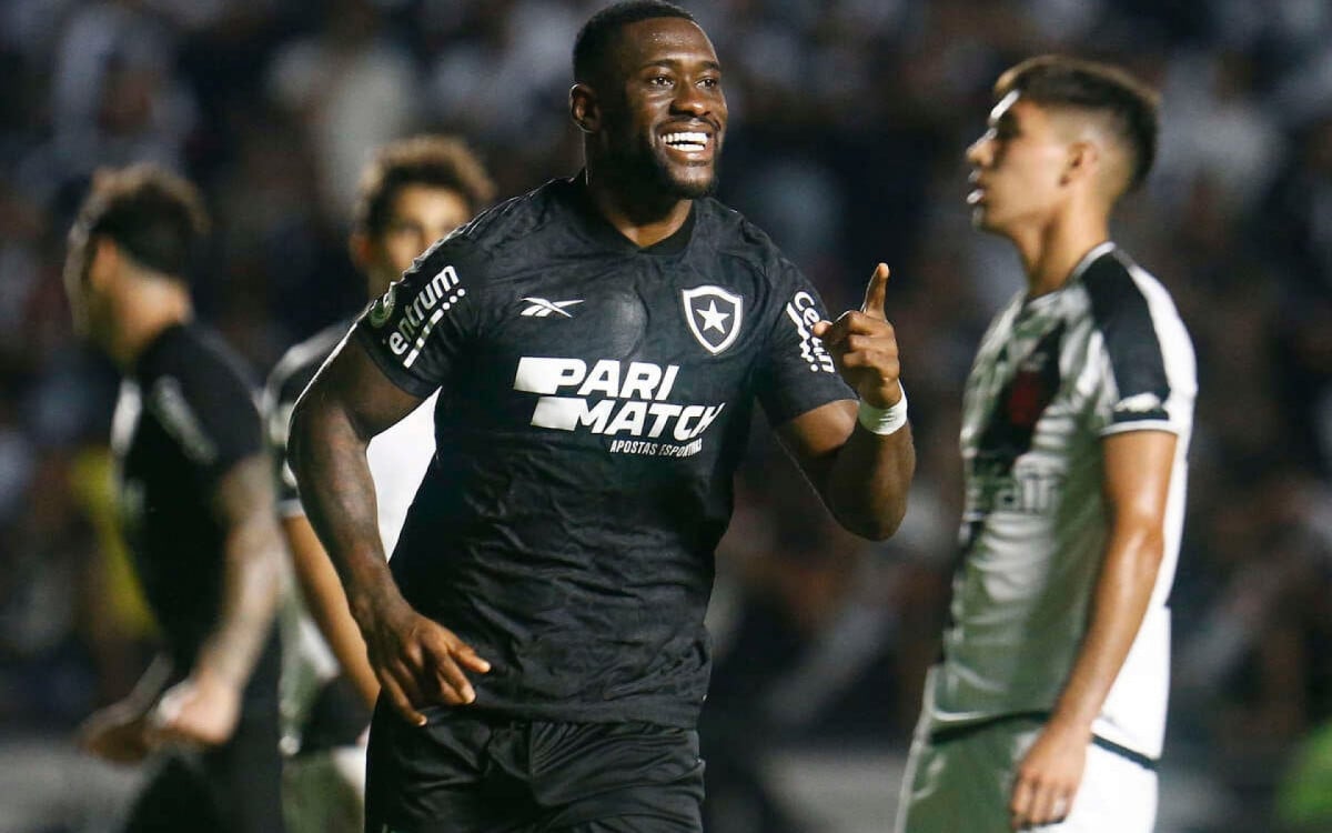 Zagueiro-artilheiro, Bastos lamenta empate sofrido pelo Botafogo contra o Vasco