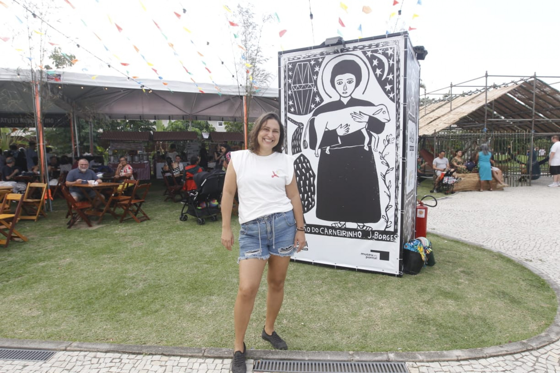 Elba Santos, de 38 anos, veio ao evento com o filho - Reginaldo Pimenta / Agência O Dia