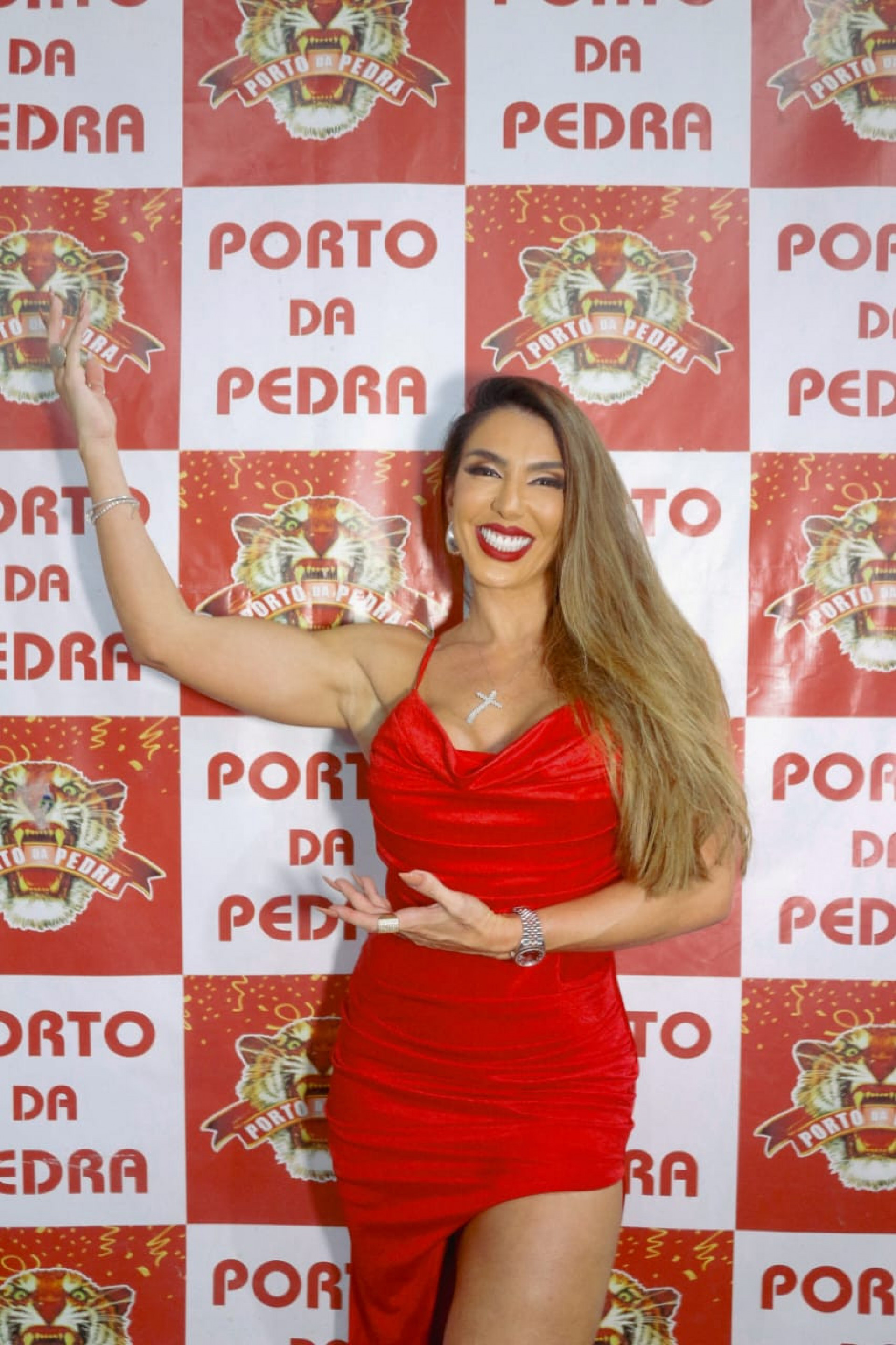 Andrea de Andrade participa do primeiro evento como rainha de bateria da Porto da Pedra - Divulga&ccedil;&atilde;o