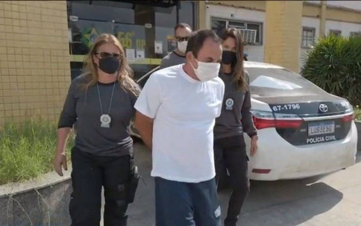 Momento em que Sevanil Marinho foi preso pela morte de Fabíola Conceição, em 2021 - Foto: TV Globo - Reprodução