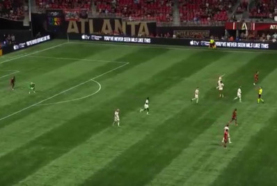 Vídeo: atacante faz gol 'à la Ronaldo' e garante vitória no fim