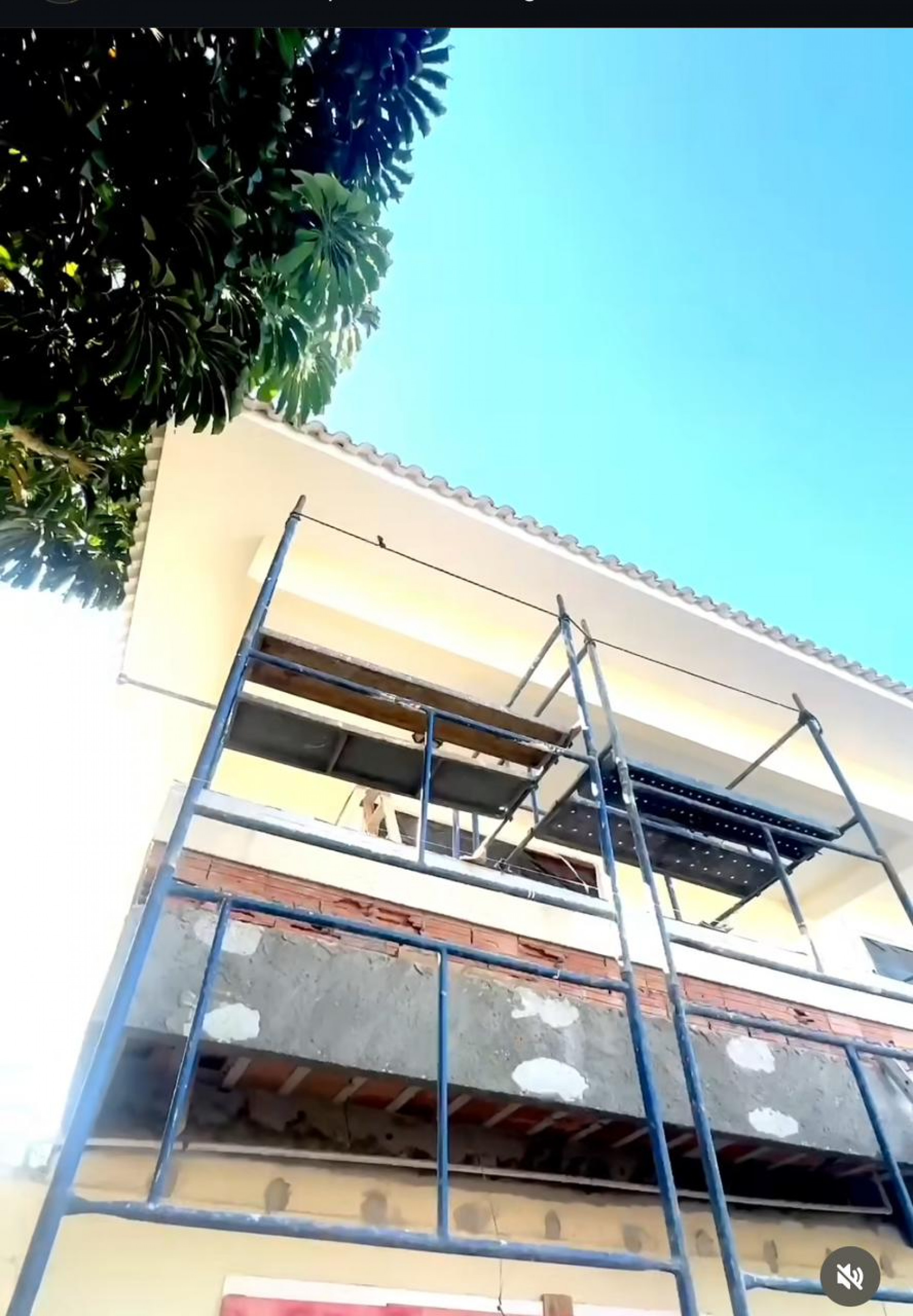 Obra na cozinha de André Marques - Reprodução / Instagram