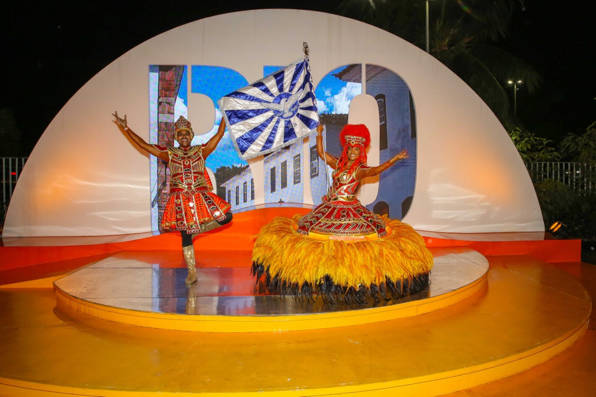 Thainara Matias e Emanuel Lima, porta-bandeira e mestre-sala da Portela - Eduardo Uzal / Agência O Dia