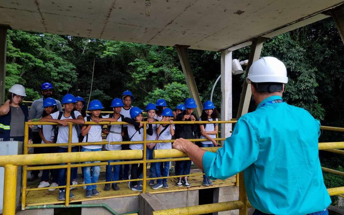 Durante o Mês do Meio Ambiente, a Águas do Rio promoveu palestras para cerca de mil estudantes e professores, abrindo as portas de uma estação de tratamento de água