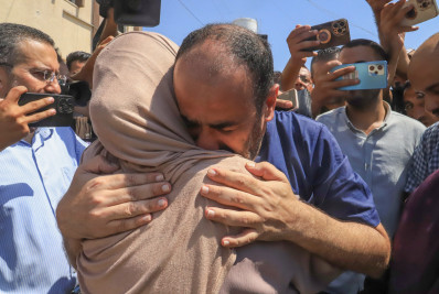 Israel liberta dezenas de presos palestinos, incluindo diretor do hospital Al Shifa de Gaza