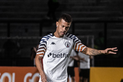 Vasco deve ter mudanças na zaga para enfrentar o Juventude