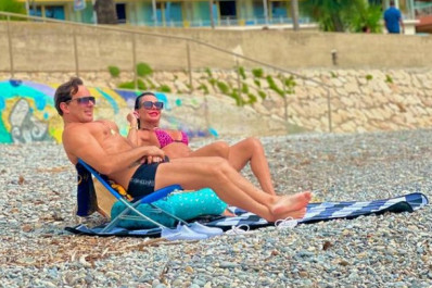 Gretchen curte praia na França: 'Férias'