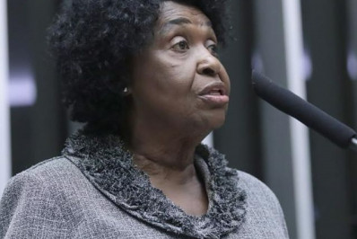 Benedita vai processar Zambelli por racismo após ser chamada de 'Chica da Silva'