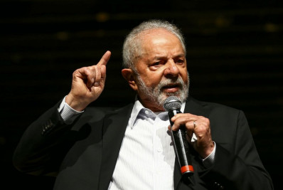 Só circuito NY-Paris...