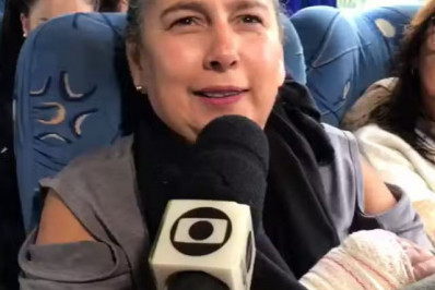 'Desespero', diz passageira ao relatar que pessoas 'voaram' para o teto do avião durante turbulência