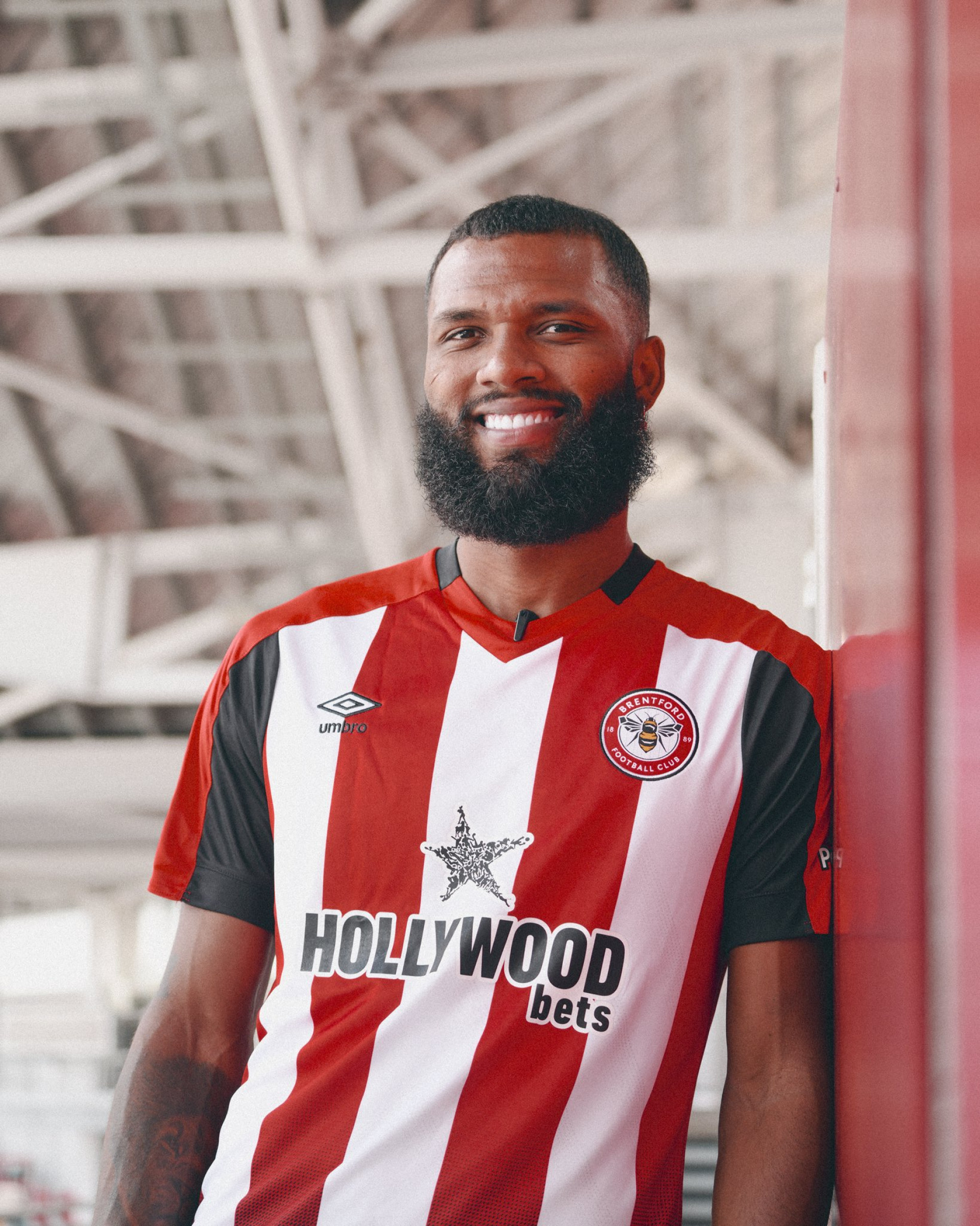 Igor Thiago foi apresentado como novo reforço do Brentford