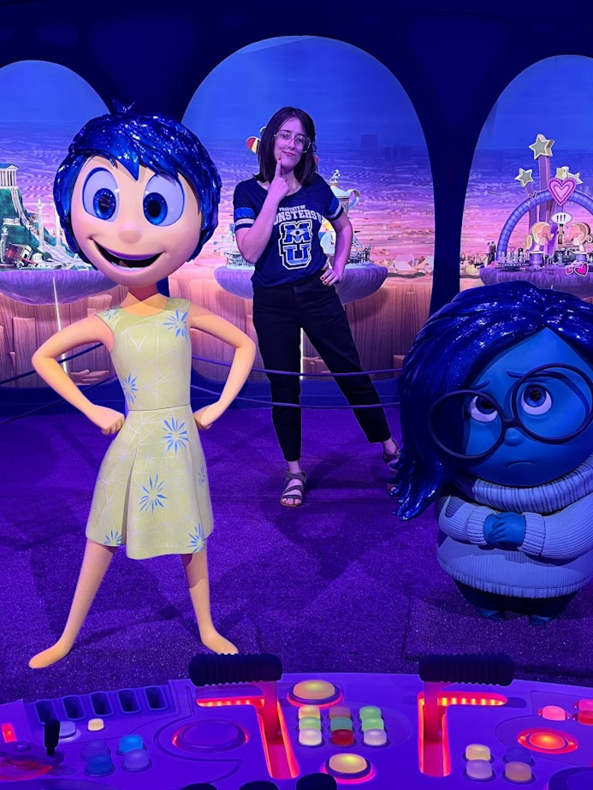 Taty Larrubia, de 32 anos, &eacute; apaixonada por anima&ccedil;&otilde;es infantis - Divulga&ccedil;&atilde;o / Taty Larrubia